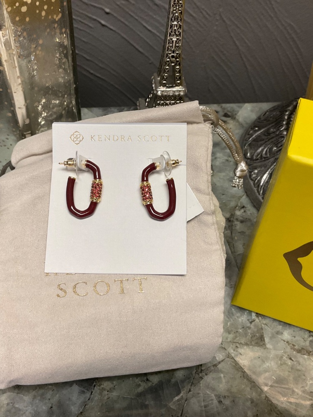 Kendra Scott Emery Gold Enamel Hoop Earrings in Burgundy Crystal - Picture 3 of 4